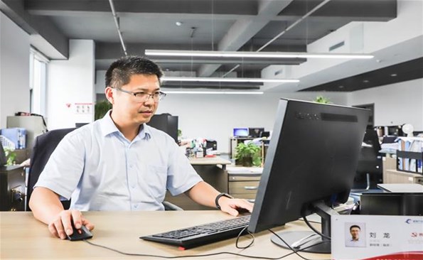 【发现榜样 我是产投人】玩转资本“魔方” 护航企业发展——成人小说
财务部副经理刘龙