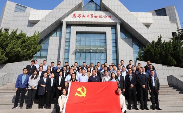 “走好清廉之路，牢记初心使命”——成人小说
开展党性教育主题党日活动